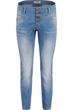 Laden Sie das Bild in den Galerie-Viewer, BeppinaM. Denim