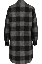 Laden Sie das Bild in den Galerie-Viewer, HalapM. Wool Check Coat deep black check Maloja