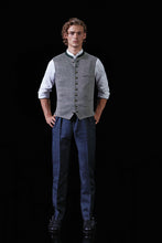 Laden Sie das Bild in den Galerie-Viewer, Konstantin ST