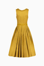 Laden Sie das Bild in den Galerie-Viewer, Dirndl Vreni