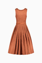 Laden Sie das Bild in den Galerie-Viewer, Dirndl Vreni