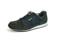 Laden Sie das Bild in den Galerie-Viewer, Cork Traveller