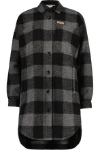Laden Sie das Bild in den Galerie-Viewer, HalapM. Wool Check Coat deep black check Maloja

