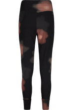 Laden Sie das Bild in den Galerie-Viewer, AnandaM. Yoga Pants deep black bloom Maloja
