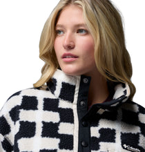 Laden Sie das Bild in den Galerie-Viewer, Columbia Helvetia II gecropptes Sherpa Half Snap Fleece mit Print – Black, Geostack

