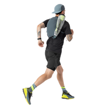 Laden Sie das Bild in den Galerie-Viewer, Dynafit Ultra 12 Running Vest Unisex
