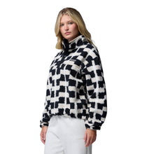 Laden Sie das Bild in den Galerie-Viewer, Columbia Helvetia II gecropptes Sherpa Half Snap Fleece mit Print – Black, Geostack
